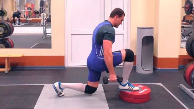 Exercise with Lunges dumbbells, increasing male potency